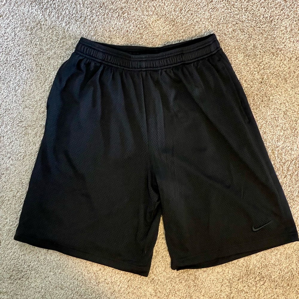 Nike Men's Basketball Shorts - Size L